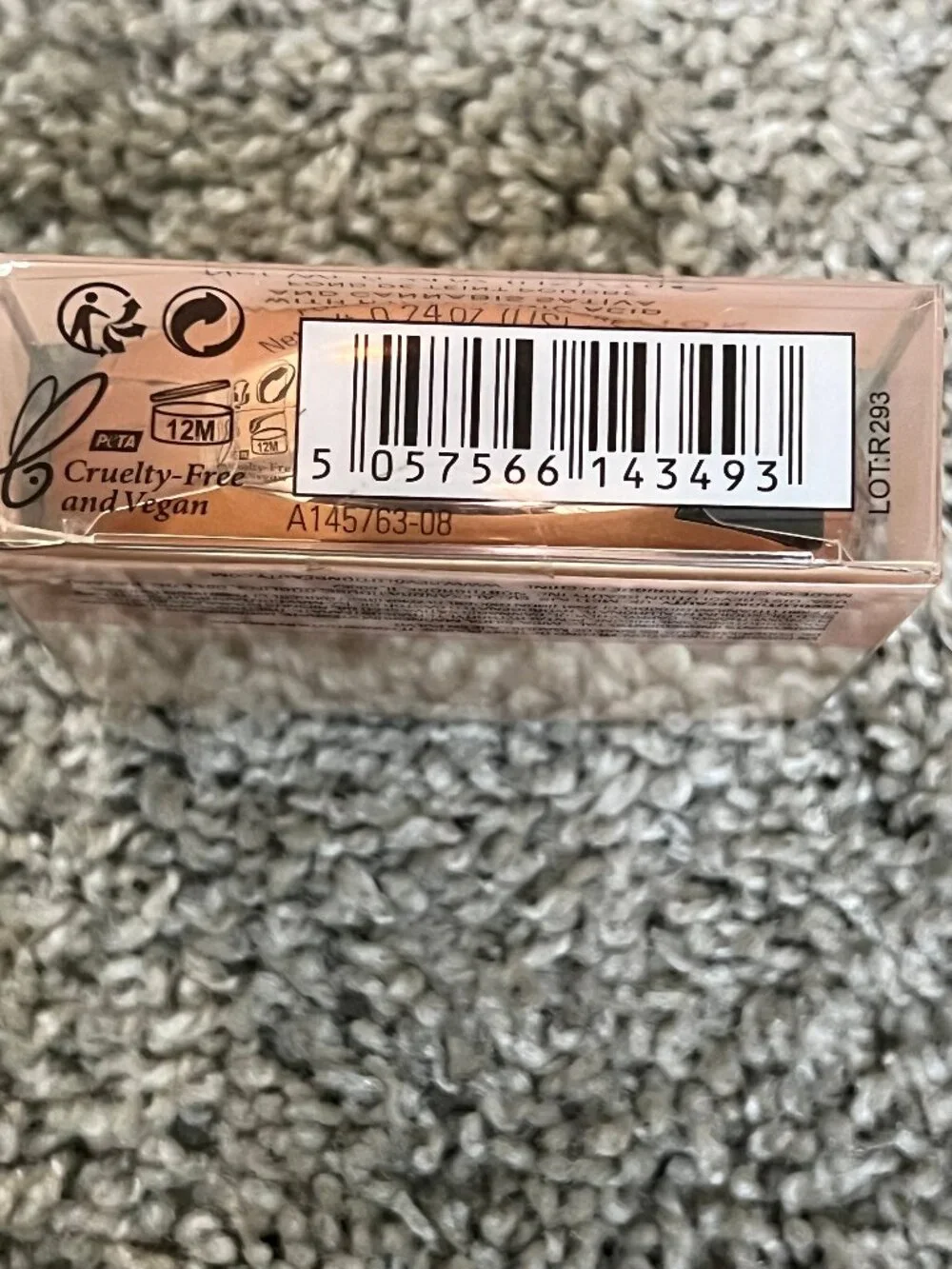 Makeup Revolution Conceal & Define Powder Foundation P5